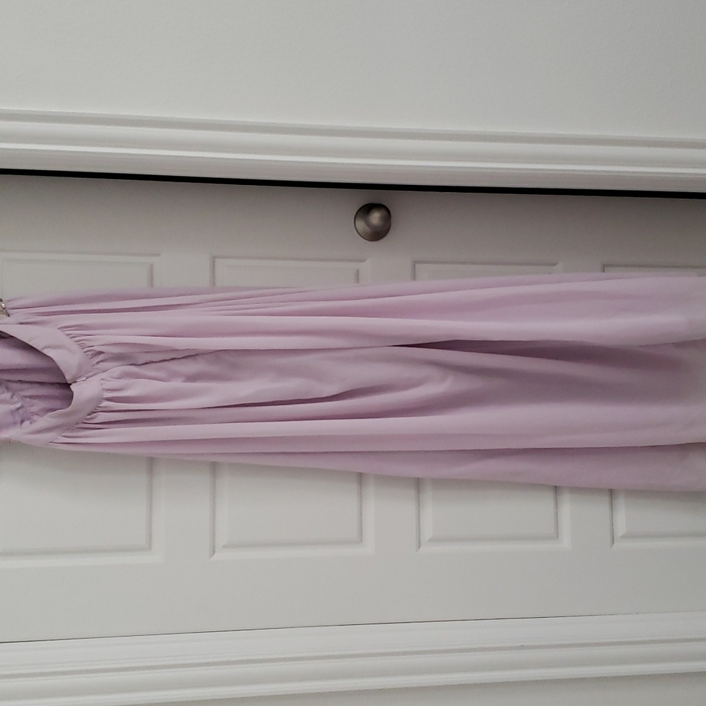 Gown - Picture 5 of 5